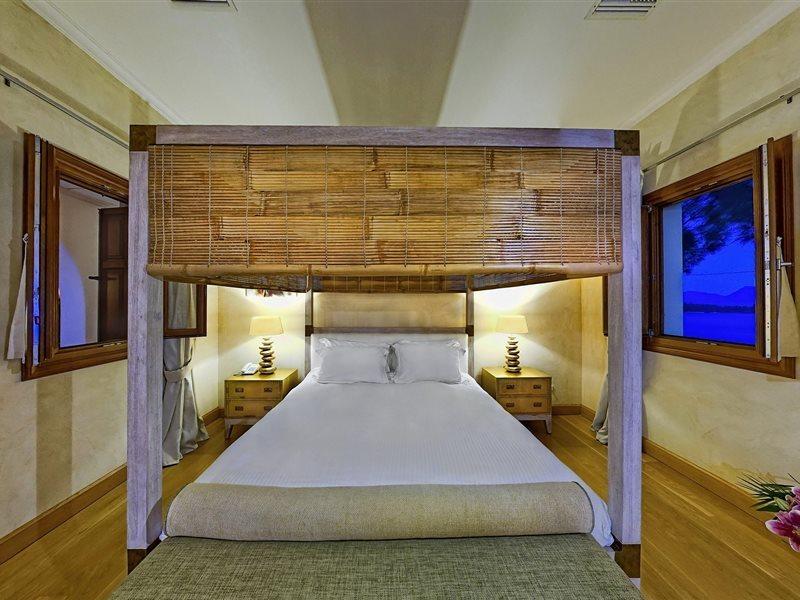 Villa Veneziano Suites & Villa ニドリ エクステリア 写真