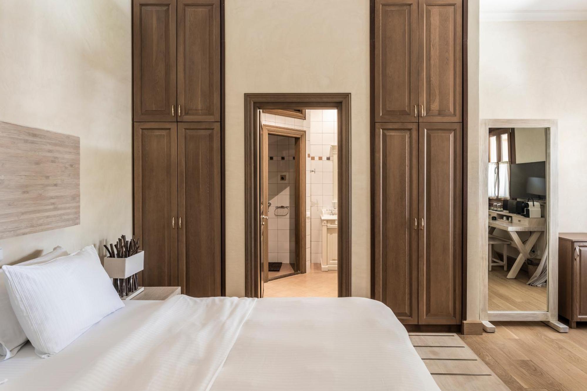 Villa Veneziano Suites & Villa ニドリ エクステリア 写真