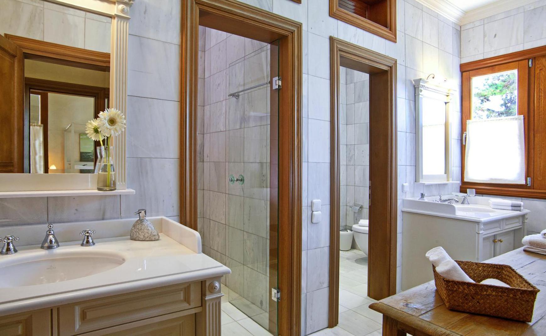 Villa Veneziano Suites & Villa ニドリ エクステリア 写真