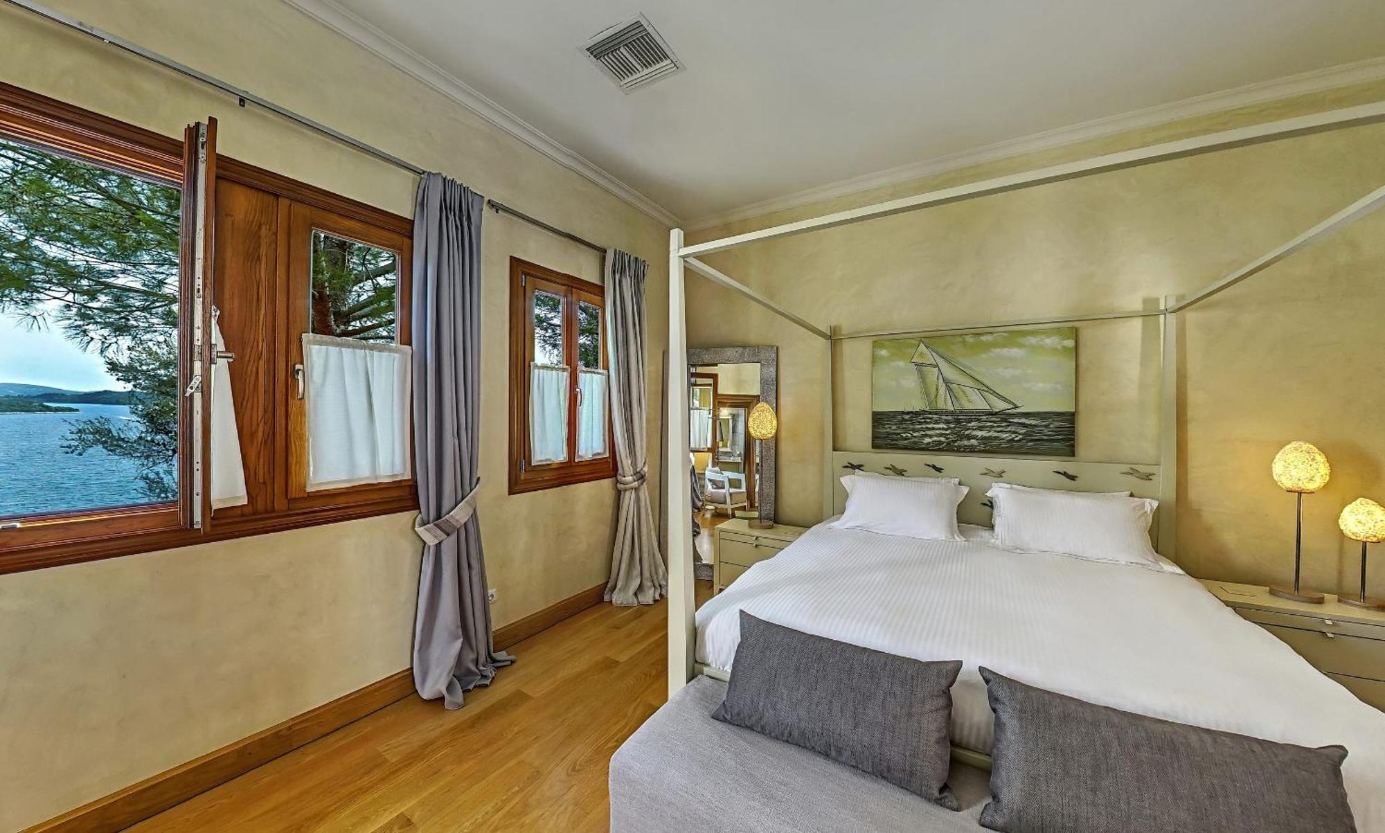 Villa Veneziano Suites & Villa ニドリ エクステリア 写真