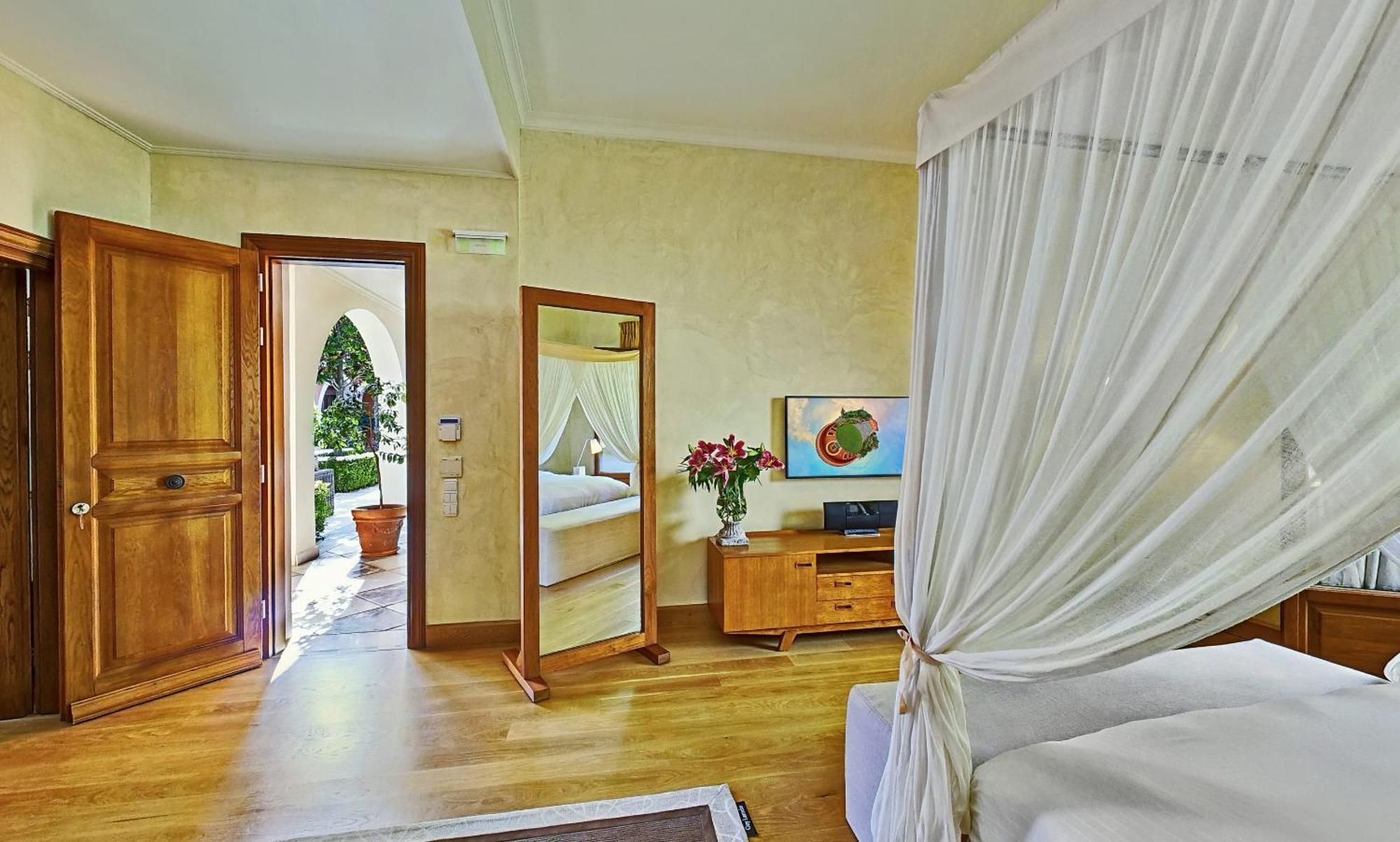 Villa Veneziano Suites & Villa ニドリ エクステリア 写真