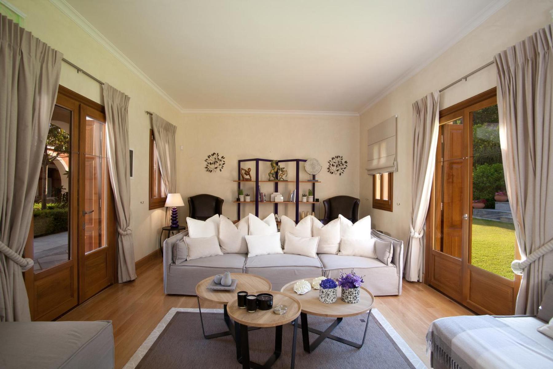 Villa Veneziano Suites & Villa ニドリ エクステリア 写真
