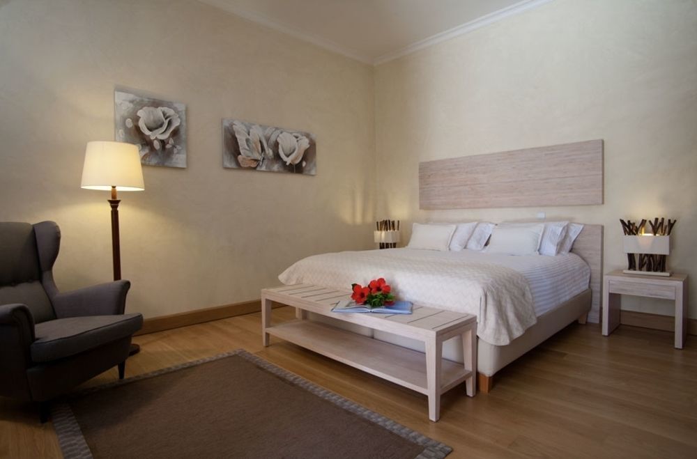 Villa Veneziano Suites & Villa ニドリ エクステリア 写真